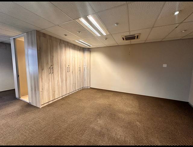 263M² OFFICE TO LET IN PARKTOWN